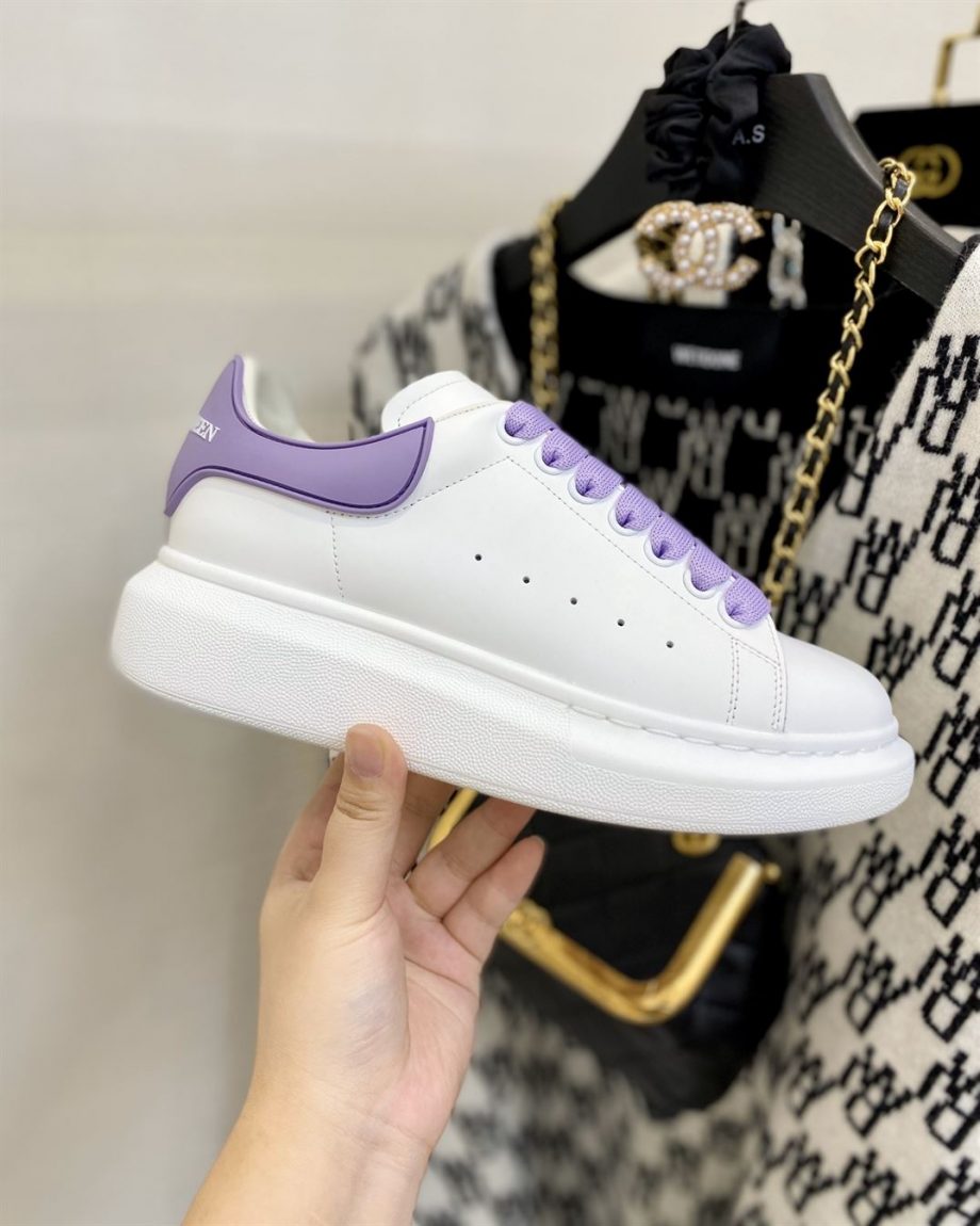 Alexander Mcqueen Women'S White Purple Oversized Sneakers - Am032