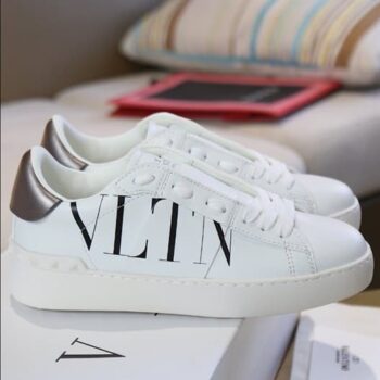 Open Sneaker With VLTN Logo - VLS013