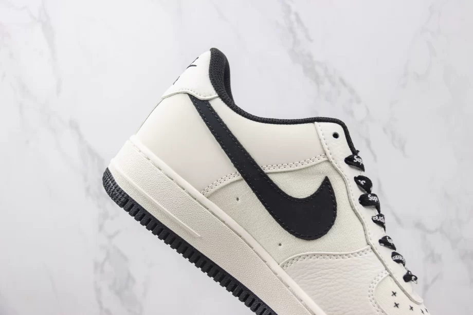 Nike AF1 Low Cream White Black 'Supreme' - AF079