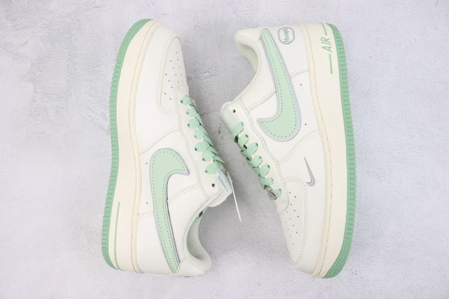 AF1 07 Low Hoops Off White Light Green - AF105