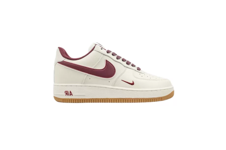 Nike AF1 Premium in White and Red - AF090