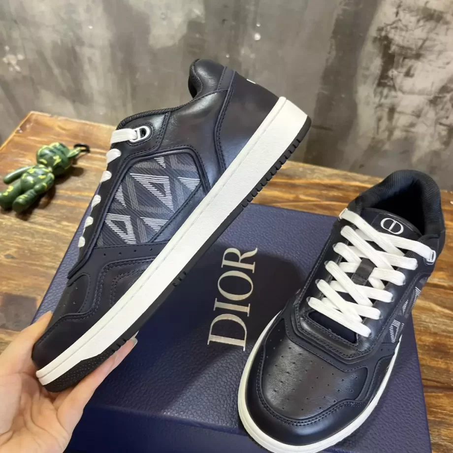 B27 Low-Top Sneaker Black Smooth Calfskin and CD Diamond Canvas - CDO103