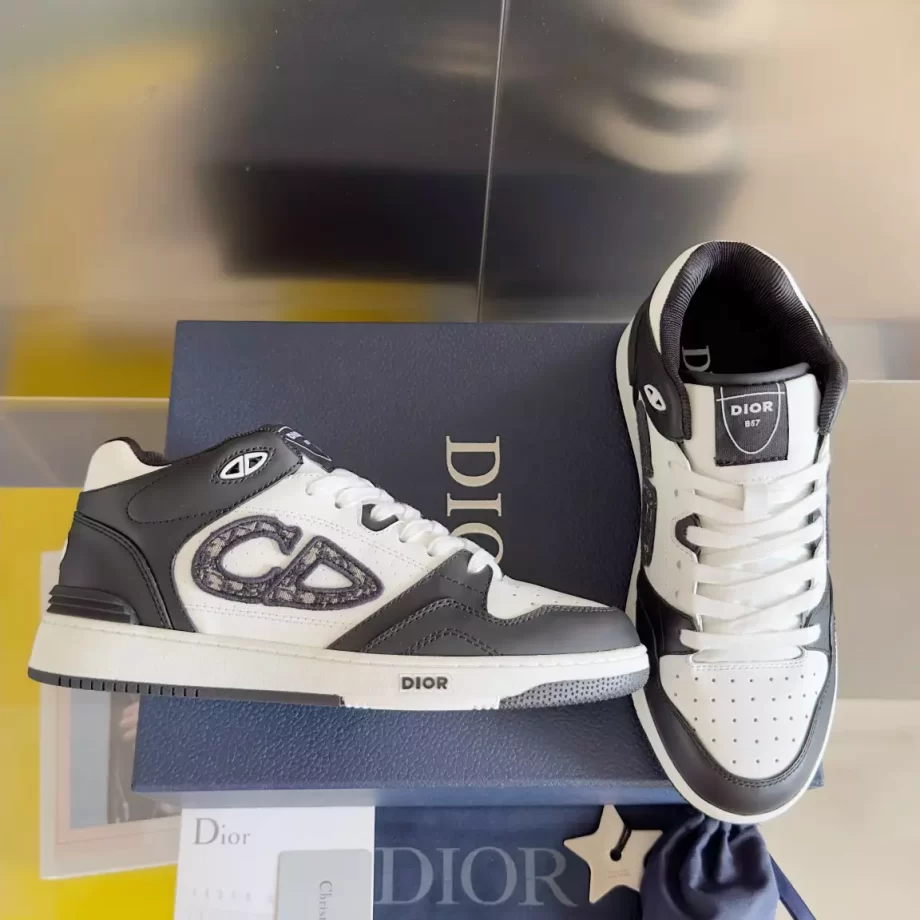 B57 Mid-Top Sneaker Black and White Smooth Calfskin with Beige and Black Dior Oblique Jacquard - CDO108