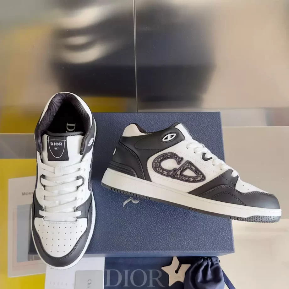 B57 Mid-Top Sneaker Black and White Smooth Calfskin with Beige and Black Dior Oblique Jacquard - CDO108