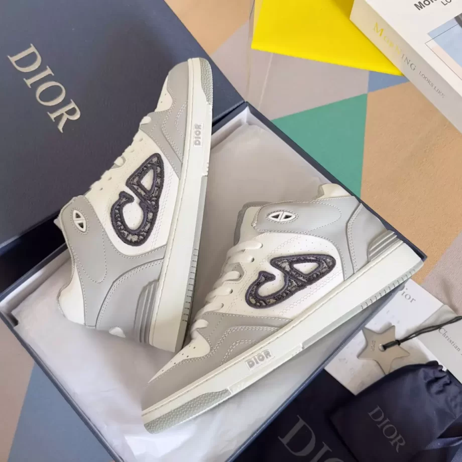 B57 Mid-Top Sneaker Gray and White Smooth Calfskin with Beige and Black Dior Oblique Jacquard - CDO109