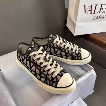 Valentino Garavani Toile Iconographe Totaloop Low Top Sneakers in Beige/Black - VLS072