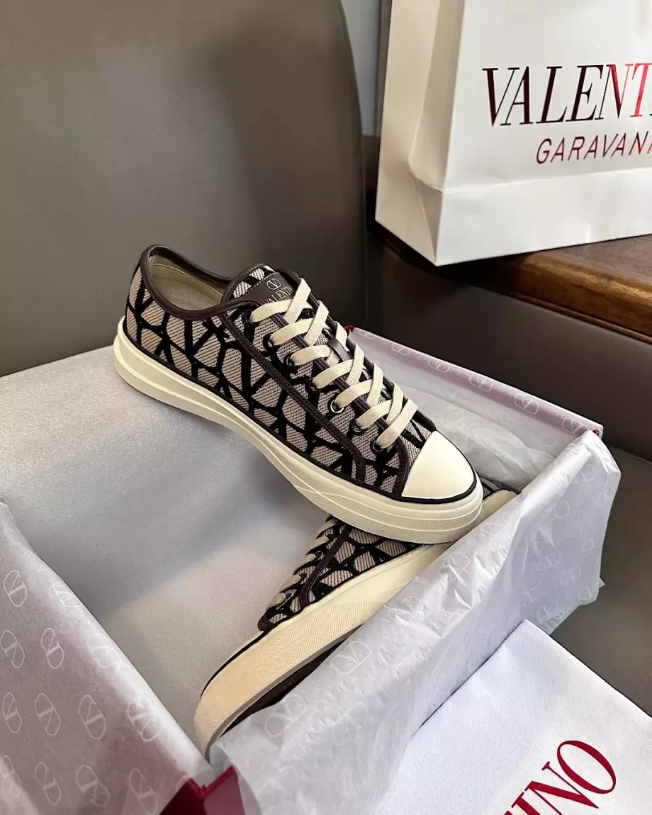 Valentino Garavani Toile Iconographe Totaloop Low Top Sneakers in Beige/Black - VLS072