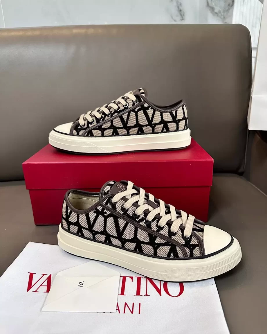 Valentino Garavani Toile Iconographe Totaloop Low Top Sneakers in Beige/Black - VLS072