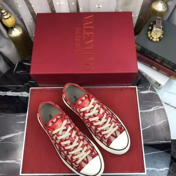 Valentino Garavani Toile Iconographe Totaloop Low Top Sneakers in BeigeRed - VLS073