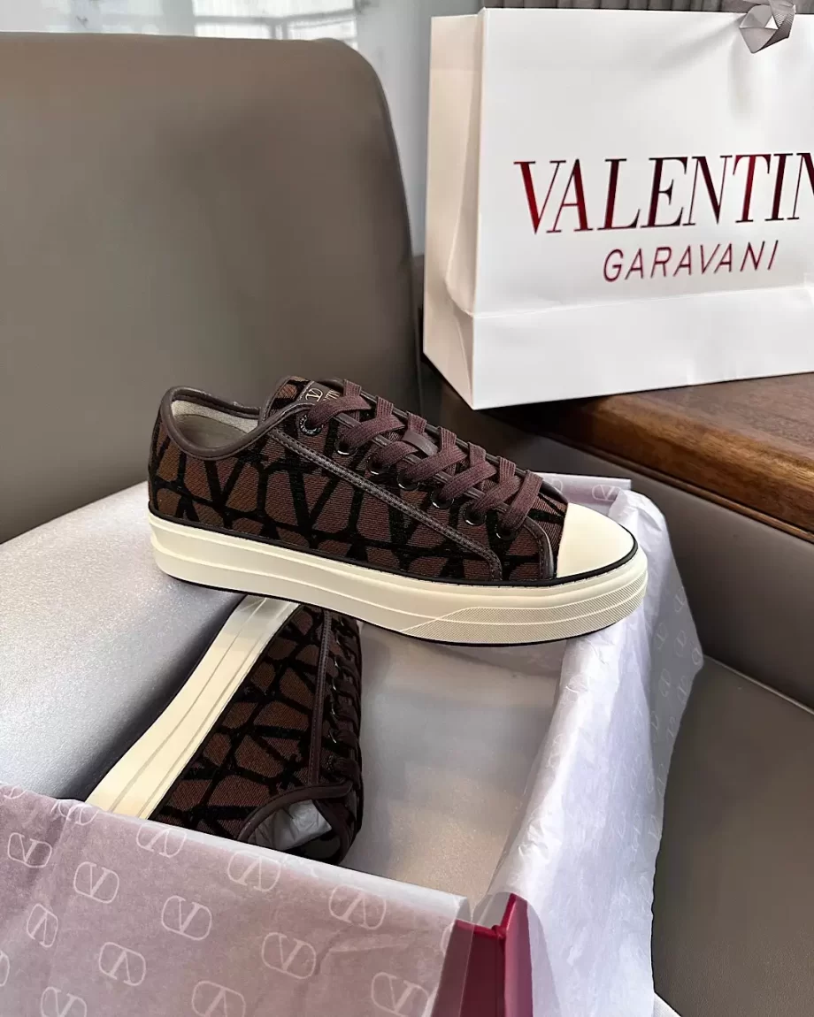 Valentino Garavani Toile Iconographe Totaloop Low Top Sneakers in FondantBlack - VLS074