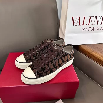 Valentino Garavani Toile Iconographe Totaloop Low Top Sneakers in FondantBlack - VLS074