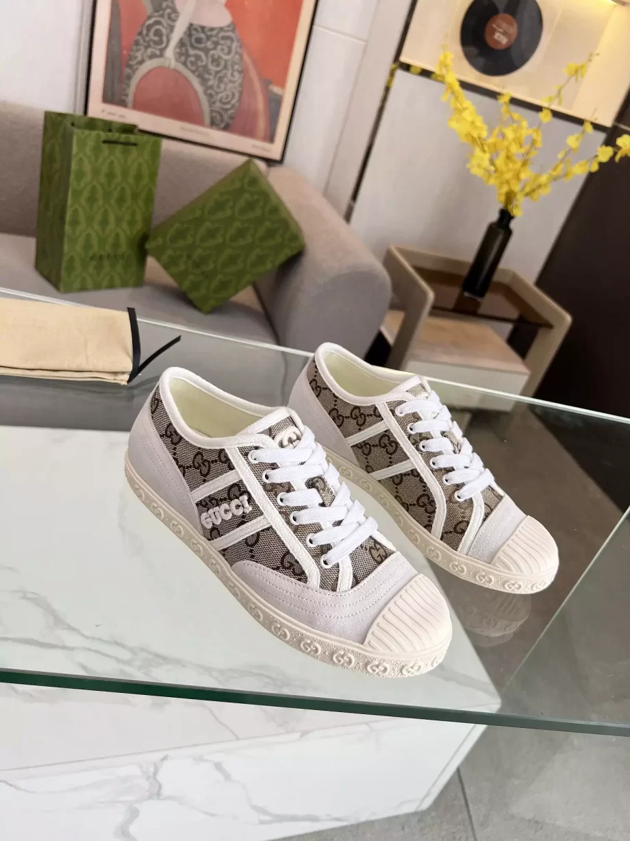 Women's GG Canvas Sneaker Beige And Ebony Original GG Canvas - GCC211