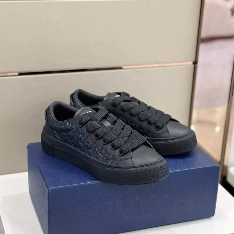 B33 Sneaker Black Grained Calfskin and Black Dior Gravity Leather - CDO139