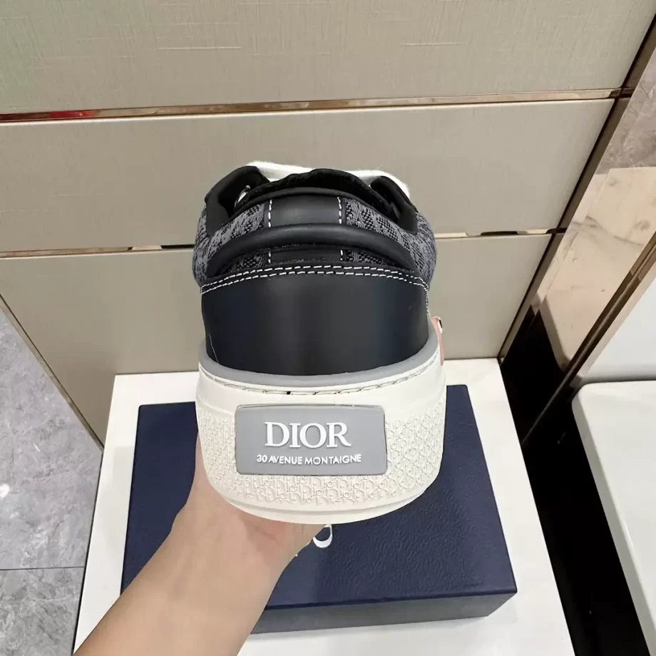 B33 Sneaker Black Smooth Calfskin and Dior Oblique Jacquard - CDO141