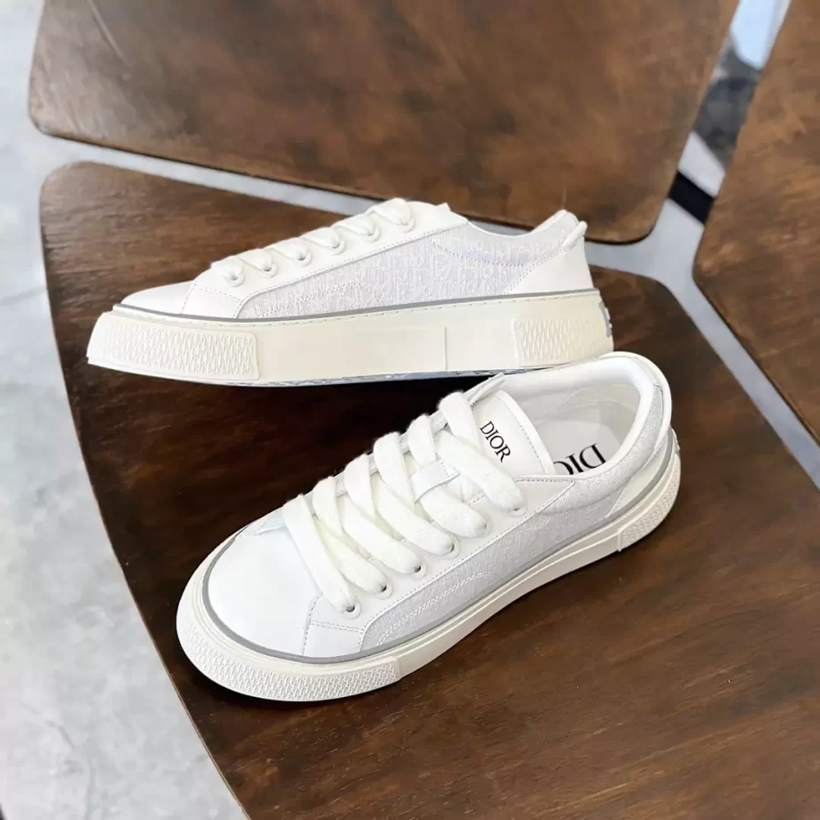 B33 Sneaker White Smooth Calfskin and Dior Oblique Jacquard - CDO140