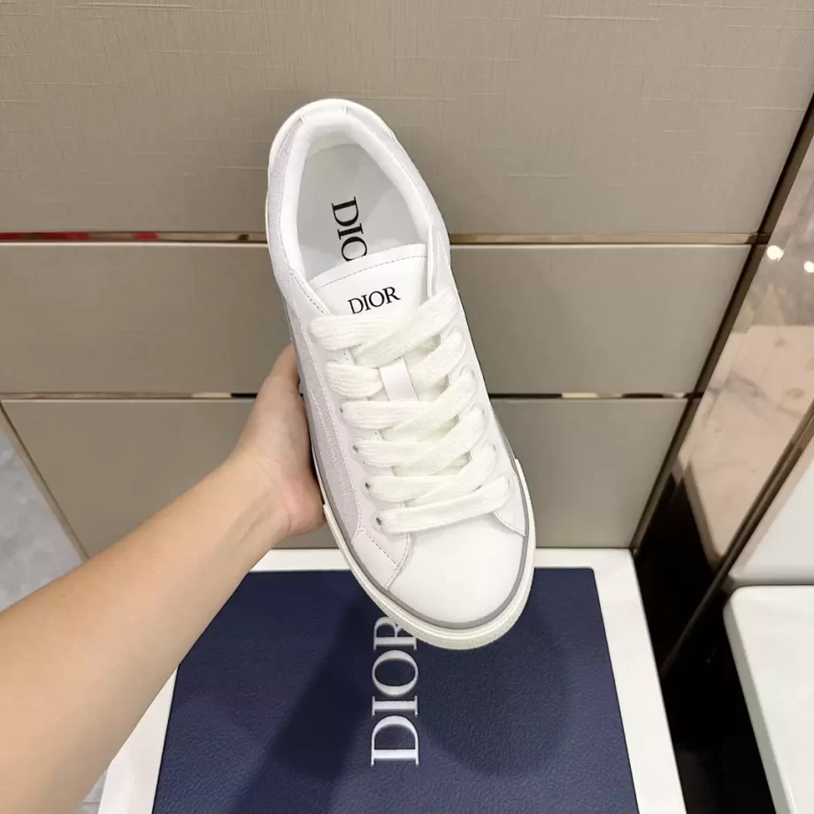 B33 Sneaker White Smooth Calfskin and Dior Oblique Jacquard - CDO140