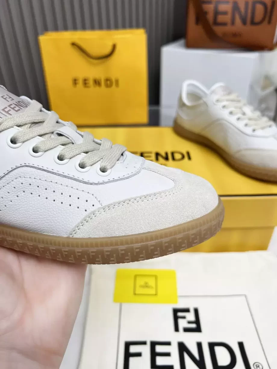 Fendi Flair White Leather Low-Tops Sneakers - FD031