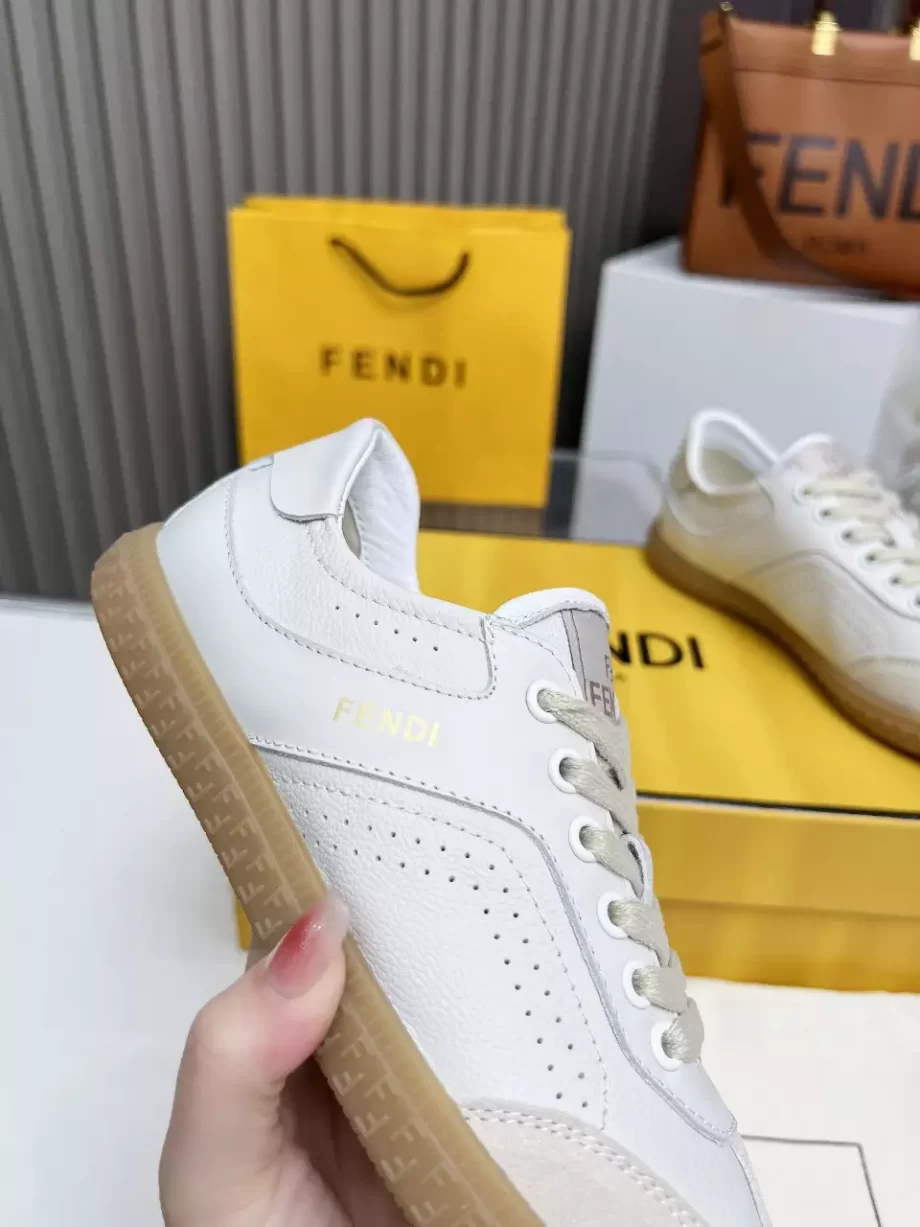 Fendi Flair White Leather Low-Tops Sneakers - FD031