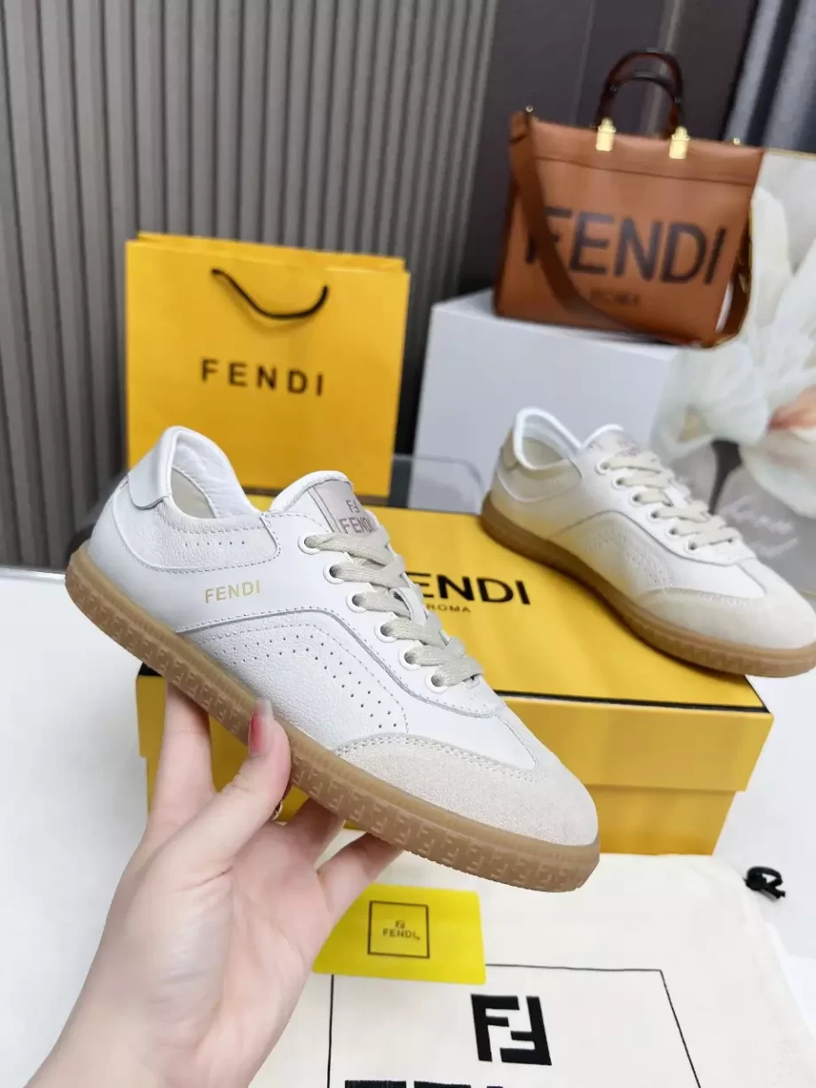 Fendi Flair White Leather Low-Tops Sneakers - FD031