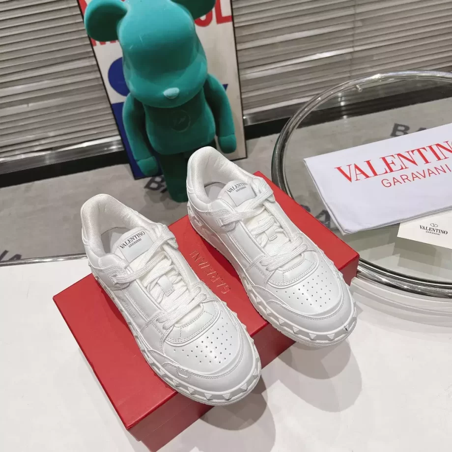 Valentino Freedots Low-Top Sneaker in Calfskin - VLS078