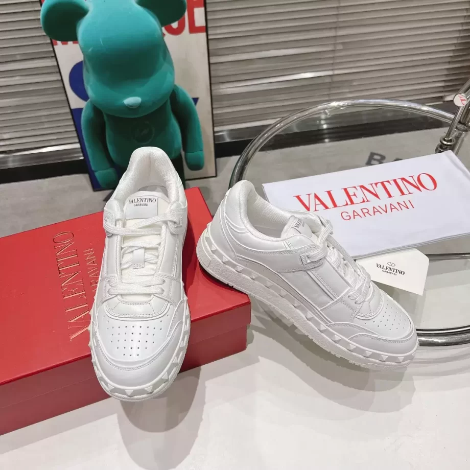 Valentino Freedots Low-Top Sneaker in Calfskin - VLS078