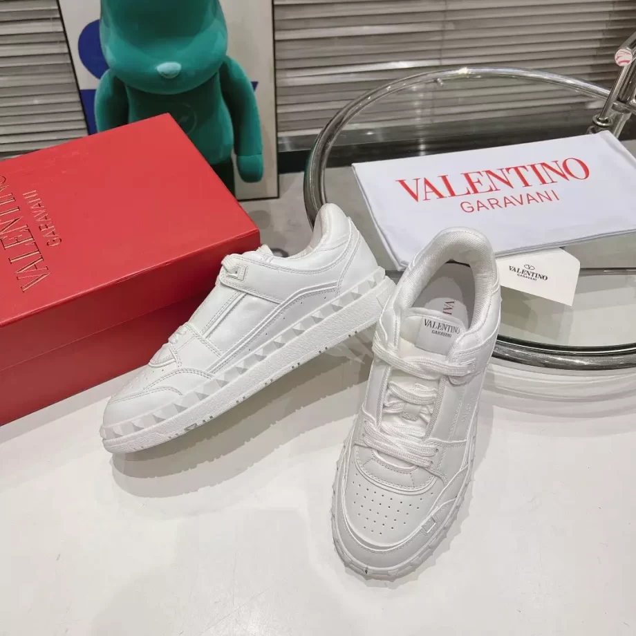 Valentino Freedots Low-Top Sneaker in Calfskin - VLS078