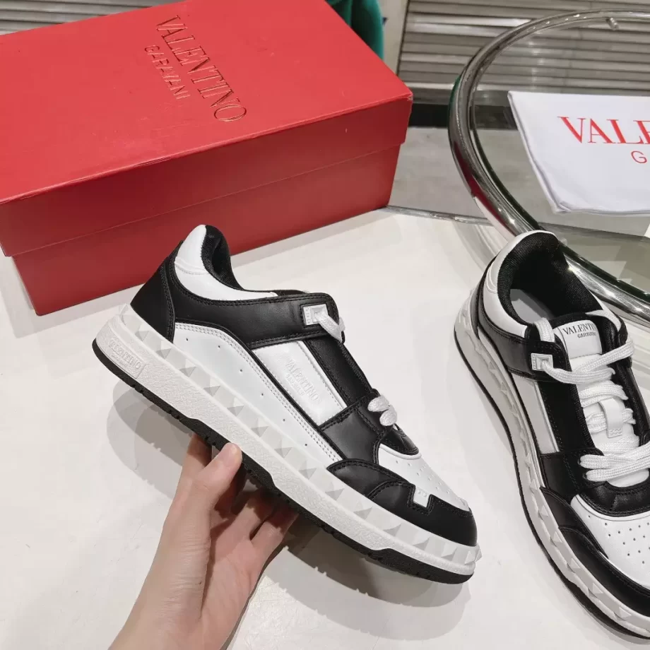 Valentino Freedots Low-Top Sneaker in Calfskin - VLS079