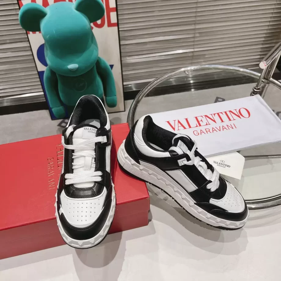 Valentino Freedots Low-Top Sneaker in Calfskin - VLS079