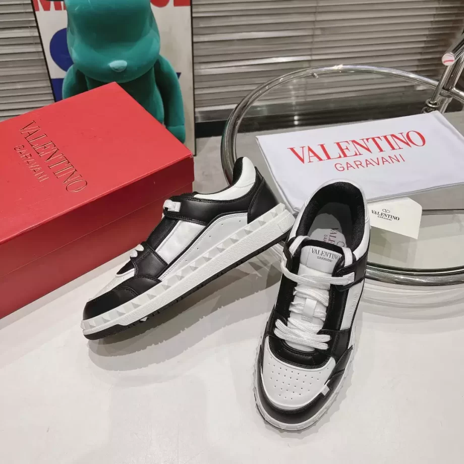 Valentino Freedots Low-Top Sneaker in Calfskin - VLS079