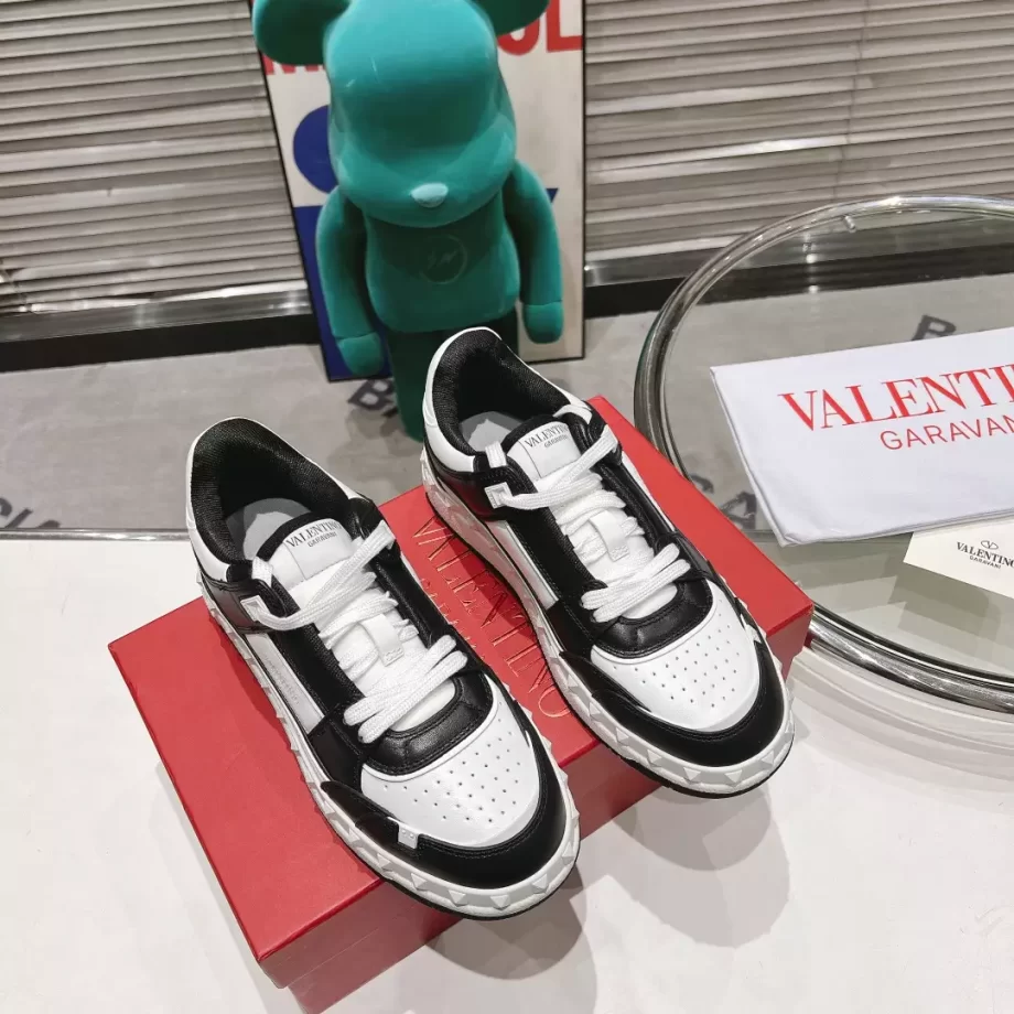 Valentino Freedots Low-Top Sneaker in Calfskin - VLS079