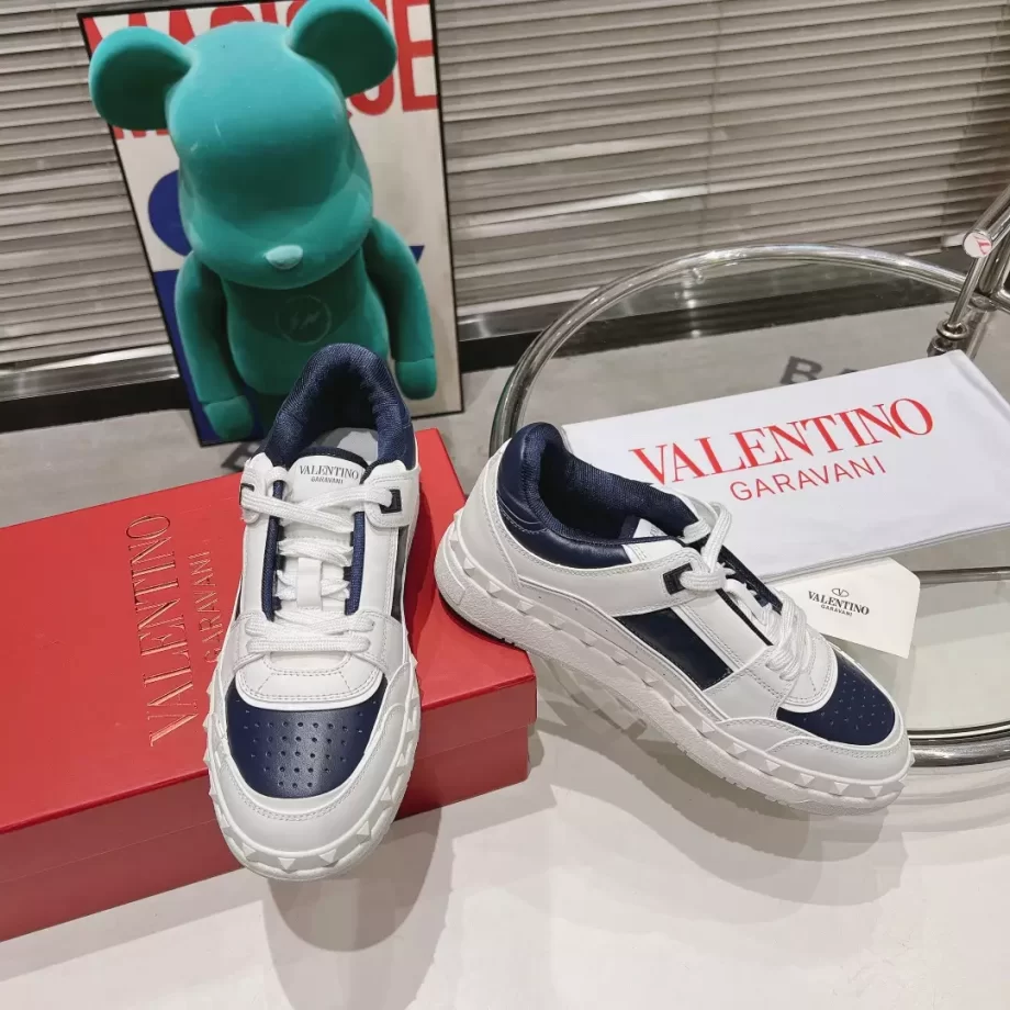 Valentino Freedots Low-Top Sneaker in Calfskin - VLS081