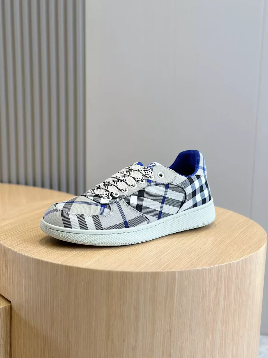 Burberry Check Terrace Sneakers in Lichen - BBR59