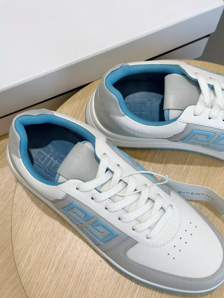 Givenchy G4 Sneakers in Leather and Perforated Leather Grey/Blue - G56V