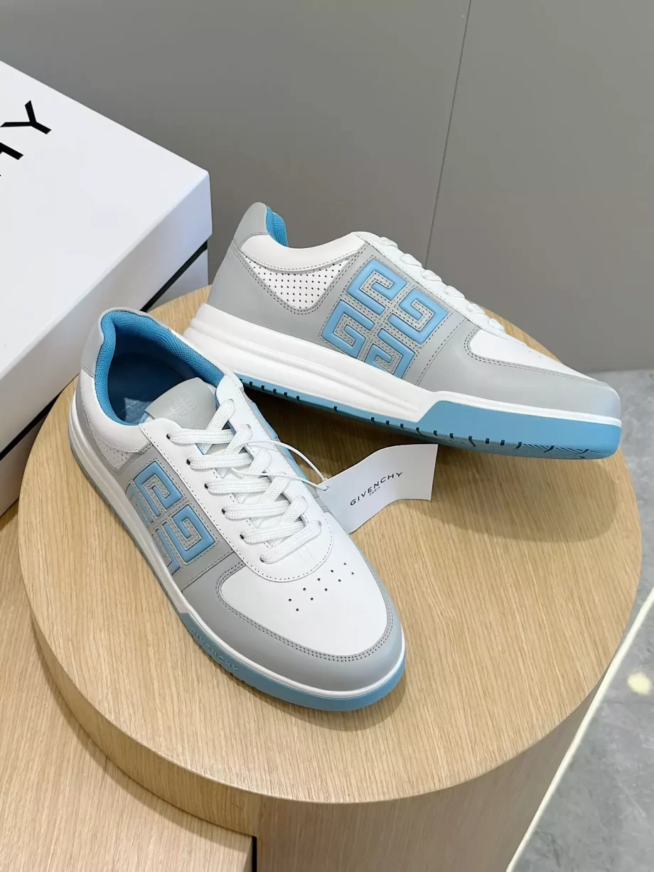 Givenchy G4 Sneakers in Leather and Perforated Leather Grey/Blue - G56V