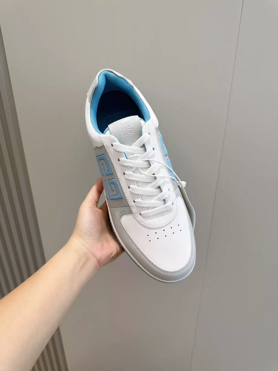 Givenchy G4 Sneakers in Leather and Perforated Leather Grey/Blue - G56V