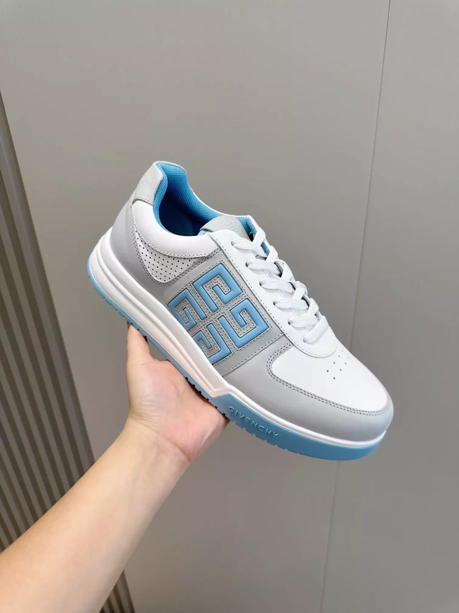 Givenchy G4 Sneakers in Leather and Perforated Leather Grey/Blue - G56V