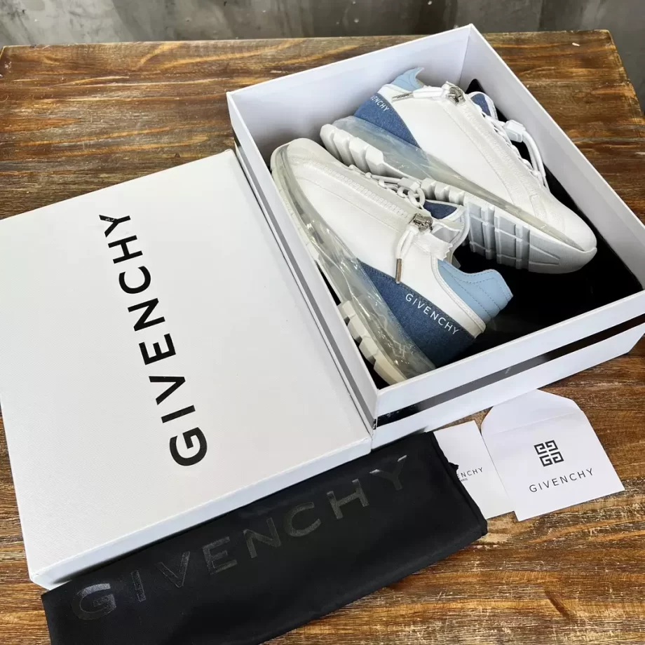 Givenchy Spectre Runner Sneakers in Synthetic Fiber and Denim Blue - G45V