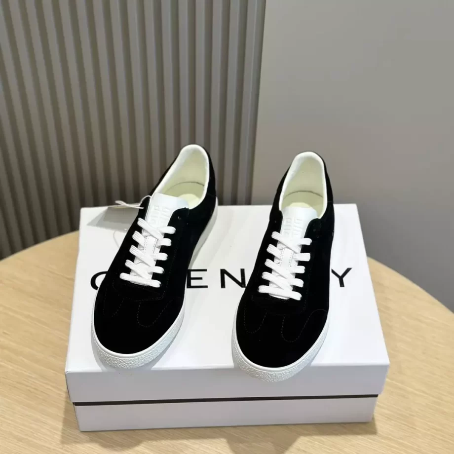 Givenchy Town Sneakers in Suede Black - G49V