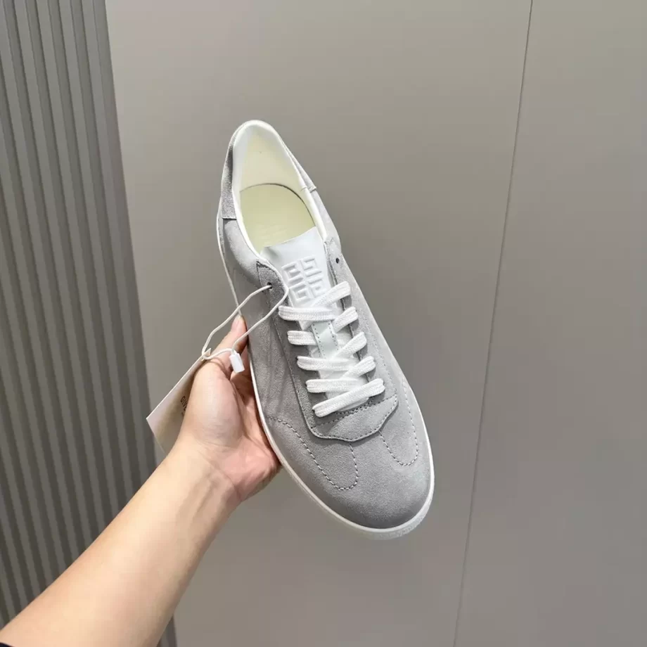 Givenchy Town Sneakers in Suede Light Grey - G50V