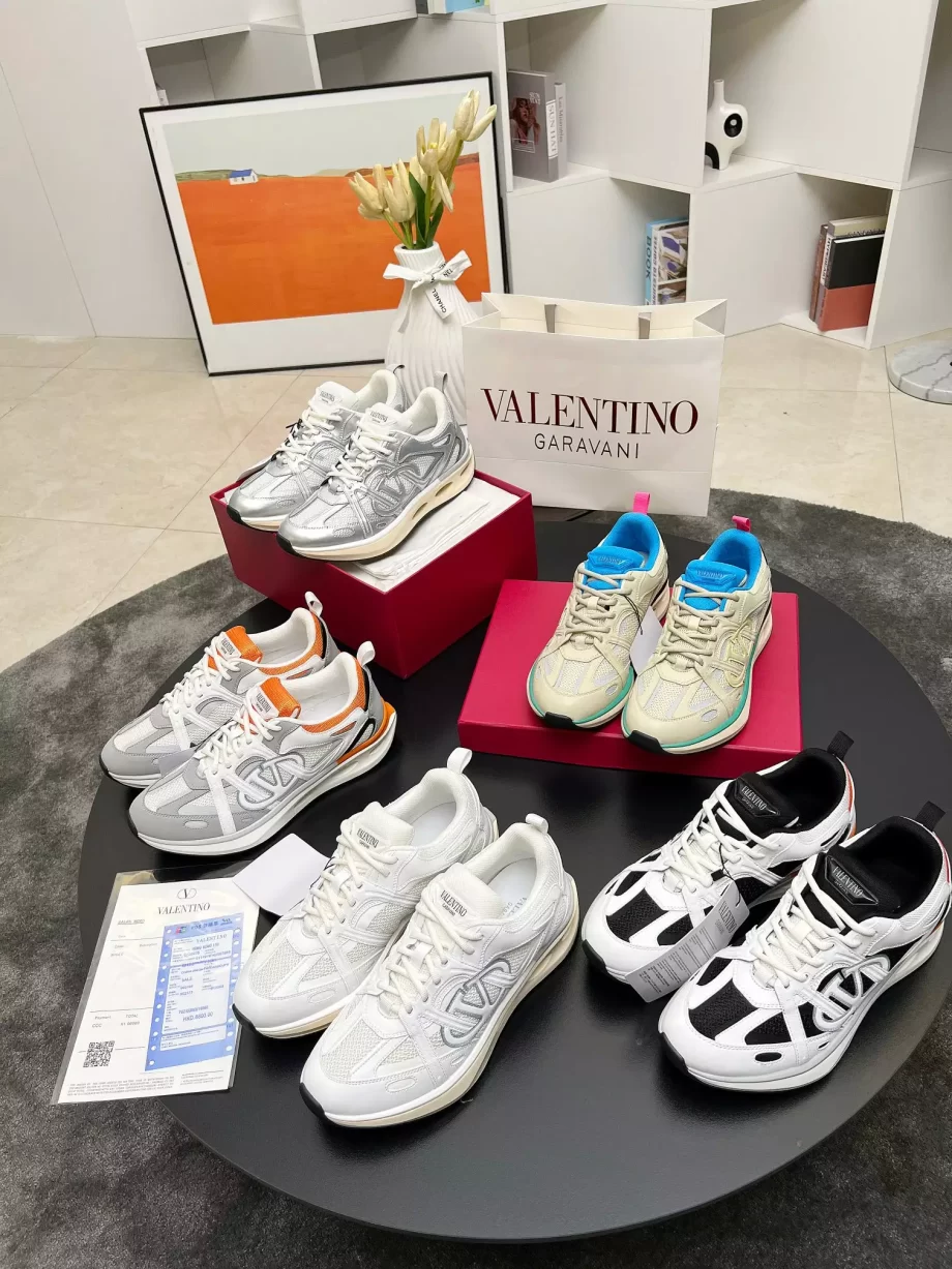 Valentino Vlogo Easyjog Low Top Sneaker in Calfskin And Fabric - VLS087